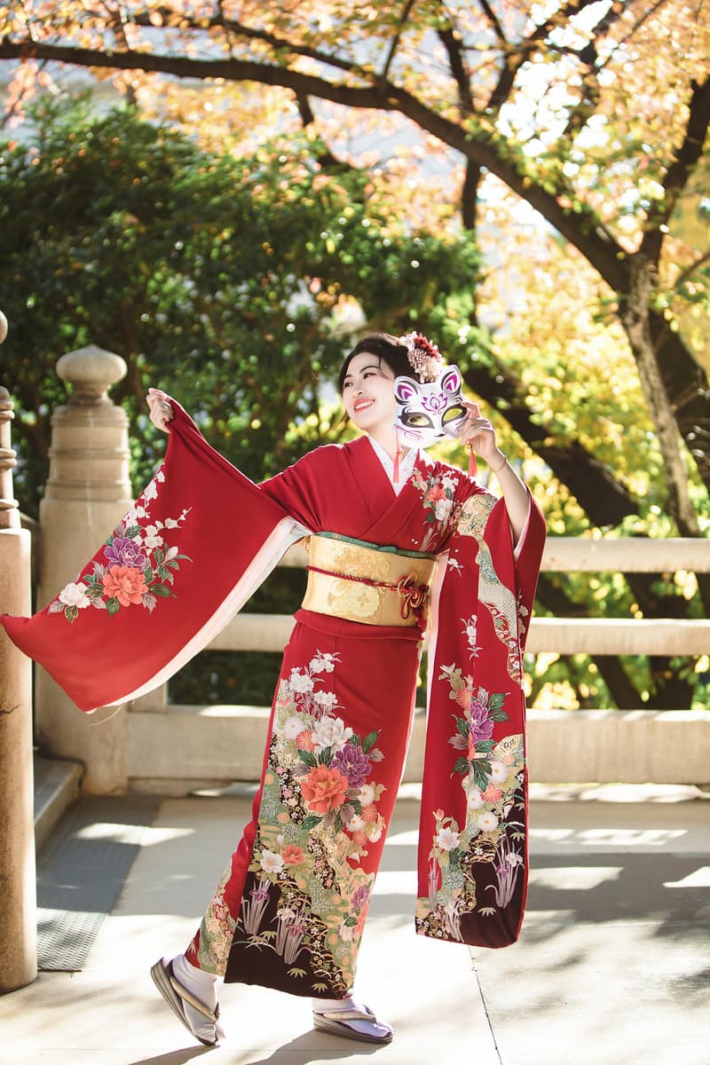 浅草でレンタルできる振袖 —— 袖の長い未婚女性の第一礼装